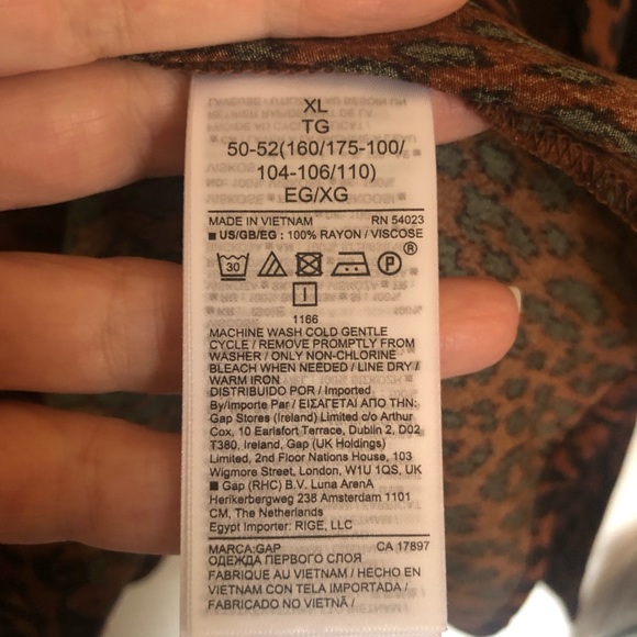 NWT Women’s Gap shirt - Picture 5 of 9